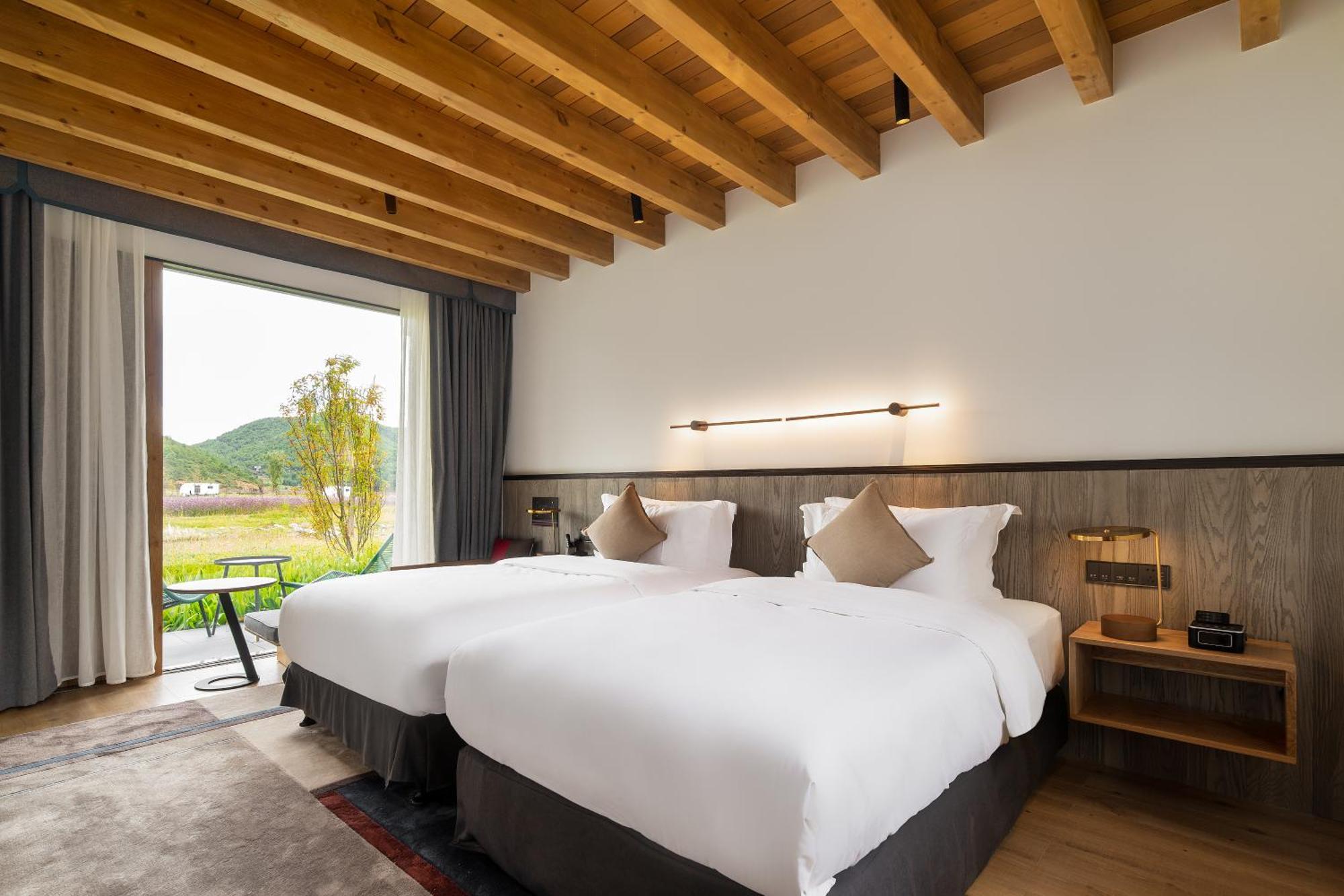 Hotel Indigo Lugu Lake By Ihg Lijiang  Exterior foto